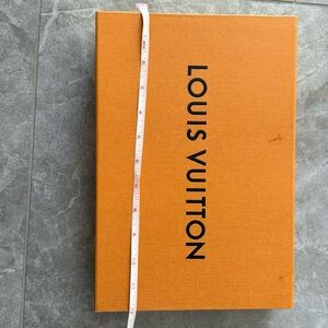 Louis Vuitton box